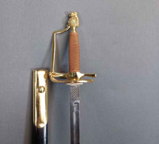 Épée d'officier des troupes à pied, modèle supposé de 1788, fabrication indienne. Revolution et Empire. Une seule à vendre.