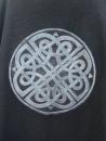 Cape en laine Béata -1m33 - Broderie et motif celtique rond - Capuche courte