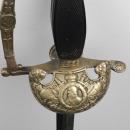 Epée d'officier d'état-major au profil d'Henry IV, pommeau à la fleur de lys.VENDUE EN 2 H
