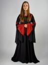 Robe Isolda noire et rouge à capuche