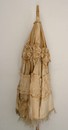 Ombrelle en soie, poignée en os (fêle) sculptée de motifs de vigne, XIX ème siècle.
