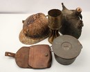 Lot vestiges de la Grande Guerre: casque, gourde, obus, cartouchière , gamelle + masque tricolore
