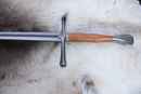 Épée Bâtarde -XVème- Pommeau en écusson, Lame longue