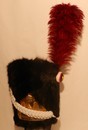 Bonnet d'ourson de grenadier à pied, en vraie peau d'ours (avec CITES), complet avec plumet