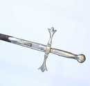 Fine épée  argentée à la garde en forme de croix. Une seule en stock