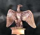 Aigle de drapeau 1er Empire, bronze, fabrication française. Un seul à vendre