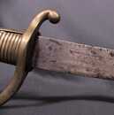Sabre briquet d'ÉPOQUE, de la manufacture de Versailles, lame datée janvier 1813, avec fourreau d'origine
