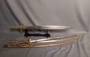 Lot bricoleur: glaive, épée à réparer et 2 fourreaux. Verdus en 2 h