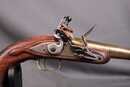 Pistolet Pedersoli pour le tir, à silex, type Queen Ann. Finition canon LAITON. SPECIAL PIRATE