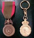 Lot 3 porte-clefs thématique Empire et médaille campagne de France