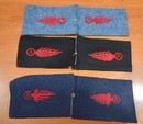 Paire d'insignes de col de conducteur automobile. Grenades au A brodées rouges. Grande Guerre