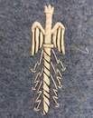 Paire d'insignes de col des secrétaires de l'état major. Neuf de stock. Foudres blancs/bleu horizon. Grande Guerre.