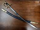 Sabre d'officier Infanterie Consulat-Empire. Lame gravée, bleuie et dorée. Fourreau neuf