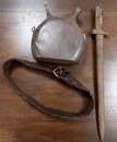 Reliques Grande Guerre France: baionette pour fusil Berthier + gourde+ ceinturon tressé.