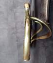Sabre d'officier de cavalerie légère à la chasseur, Empire/ restauration. Lame bleuie dorée. Fourreau à garnitures laiton