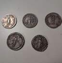 Lot de 5 belles fausses pièces de l'antiquité.