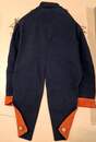 Habit d'officier de marine pour enfant, fabrication vers 1900, dans une boite ancienne.