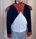 Habit d'officier de marine pour enfant, fabrication vers 1900, dans une boite ancienne.