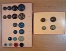 Grande Guerre. Lot de 2 plaques d'échantillons de 23 boutons militaires des Éts David. Stock très limité.