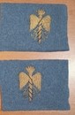 WWI. Paires de foudres d'état major d'officier, brodées or, 55 mm  sur fond de drap de laine bleu horizon, très fin.