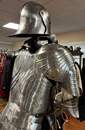 Armure gothique. Une seule à vendre, occasion proche du neuf, jamais portée.