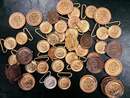 Lot de 47 plaques de ceinturons à l'ancre ou à la tête de Méduse.