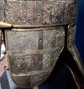 Casque de Sutton Hoo sur socle. Réplique de très haute qualité sur le modèle fabriqué par le British museum. Vendu en 2 h!