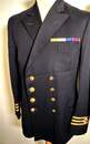 Lot de 2 uniformes d'officier de la marine marchande britannique, dont un spencer de cérémonie, marque 