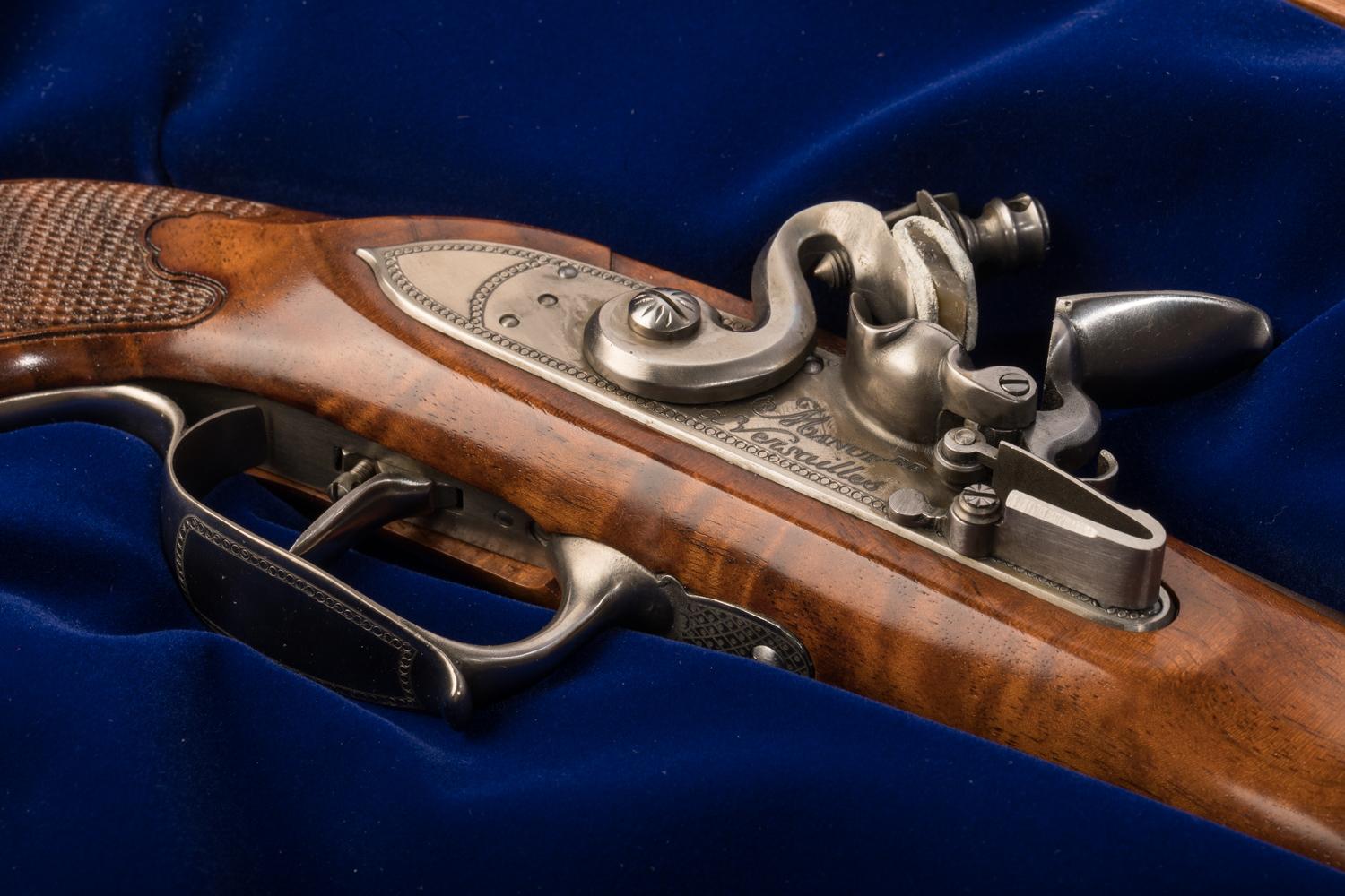 EmpireCostume - Pistolet d'officier supérieur Boutet sous coffret  commémoratif de luxe. Par Pedersoli, série limitée 33/200, vendu en 2 h!