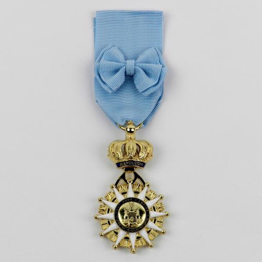 Médaille Ordre de la Réunion : avec son ruban garni de sa bouffette