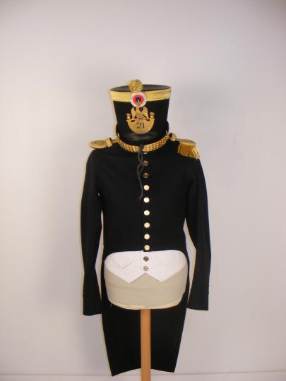 Uniforme de capitaine du 21e de ligne, règlement de 1812