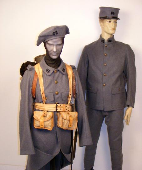 Fantassin du 66 ème de ligne, septembre 1915. Copie d'uniforme, équipement portatif d'époque.