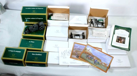 La Grande Armée Napoléonienne - Lot de 32 coffrets de figurines avec fascicule d'instructions-