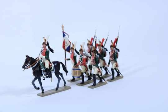Coffret Lucotte - 27 ème régiment de dragons à pied 12 piétons et un cavalier  
