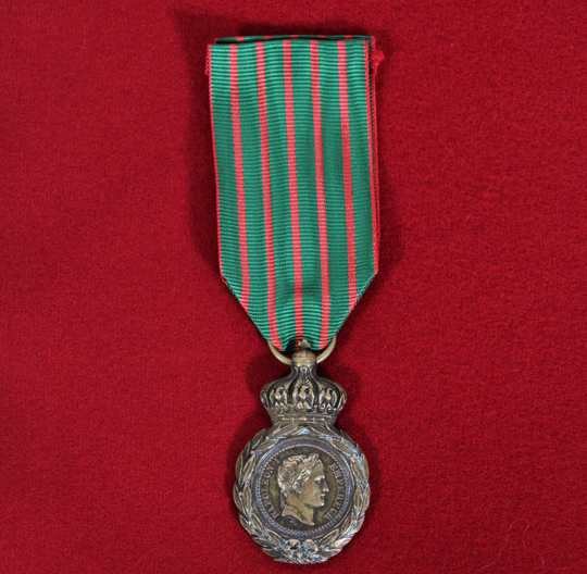 Médaille de Sainte-Hélène - Piéce originale - Decret du 12 aout 1857 - Ruban neuf