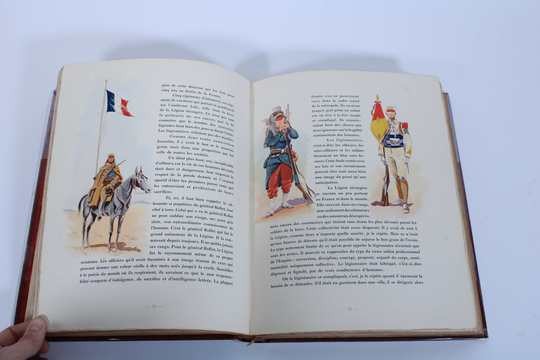 Les africains. La vie pittoresque et sentimentale de l'armée française.Texte de Pierre Mac Orlan. Numéroté 450/991