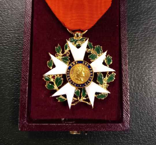 Premier Empire, Légion d'Honneur, copie d'Aigle d'Or (officier) du 1er type, dans un étui ancien.