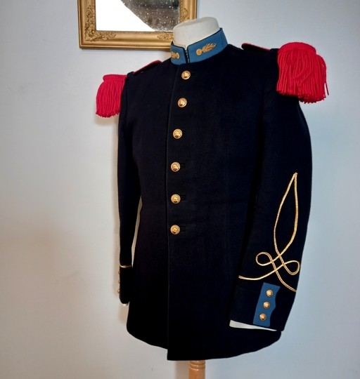 Uniforme, Grande Tenue, d'élève officier de Saint Cyr. Veste avec épaulettes de troupe et culotte 