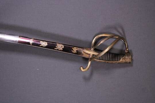 Sabre d'officier de cavalerie légère, très belle lame, pas de fourreau