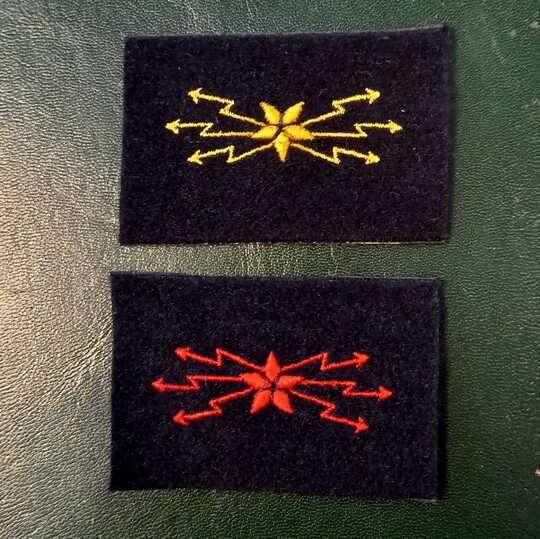 Insigne de spécialité officier-marinier et équipage transfiliste. Vers 1950-1960. Fabrication Éts David. Prix à l'unité