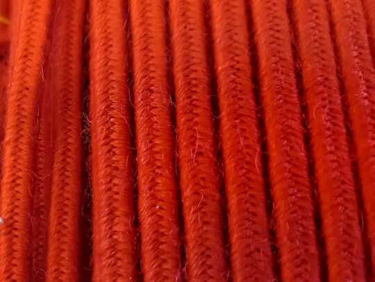 Ganse carré laine 6 mm pour brandebourgs. Écarlate mat . Prix au m. Stock d'origine! 
