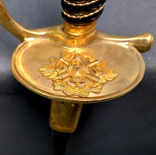 Polytechnique. Épée dite Tangente. Bouton de rivure en forme de diabolo. Attribuée à 2 Polytechniciens successifs. Lame utilisée en combat!