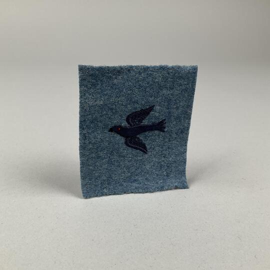 Insigne du PERSONNEL COLOMBOPHILE du Corps des Transmissions. Pigeon bleu/Bleu horizon. Quantité très limitée