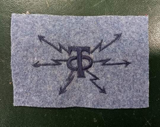 Insigne de TELEGRAPHE OPTIQUE. Troupe. Broderie lettres T O bleues/bleu horizon