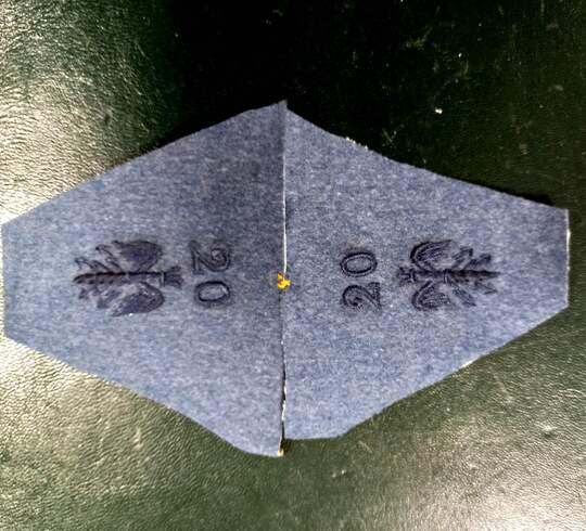 Paire de pattes triangulaires pour cols 