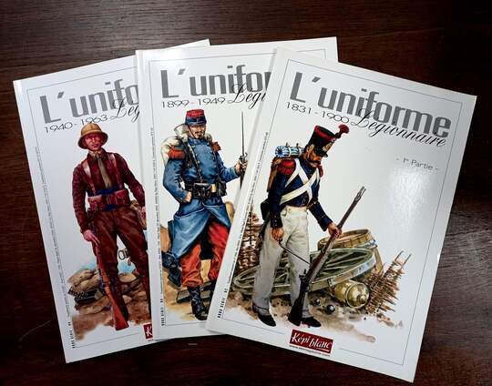 Hors série. L’uniforme Legionnaire. Les 3 revues
