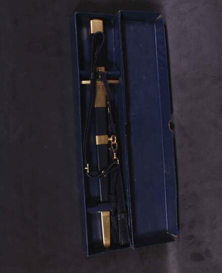 Poignard de sous officier de l'armée de l'air, modèle 1934, modifié 1954. Fourreau gainé cuir lisse. ANCIEN PRIX: 190 €