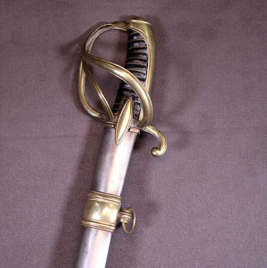 Sabre d'officier de cavalerie légère. Empire/Restauration. Lame sans marquage