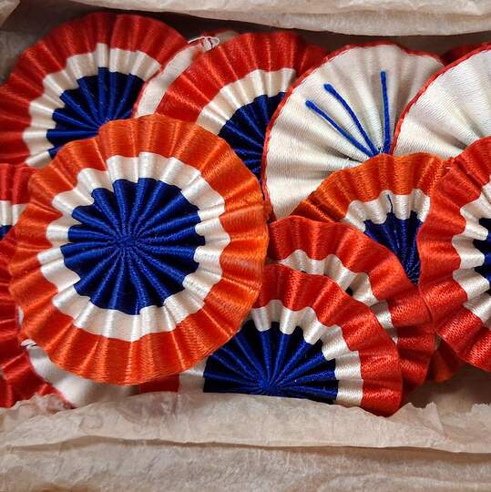 Cocardes tricolores: bleu, BLANC, rouge pour képis belle époque. Neuves de stock. Prix à l'unité