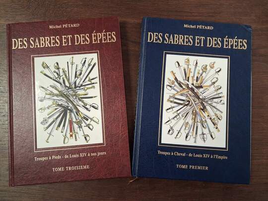TOME PREMIER  ET TOME 3- Des sabres et des épées - Michel Pétard. Troupes à cheval de Louis XIV à l'Empire. TOME III OFFERT!